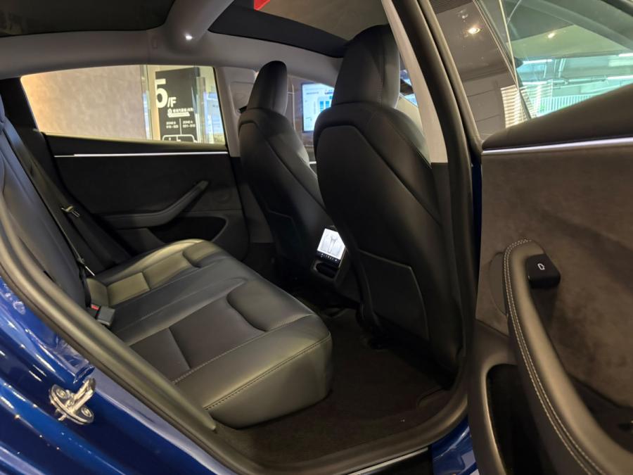 Model 3 AWD - Image 4